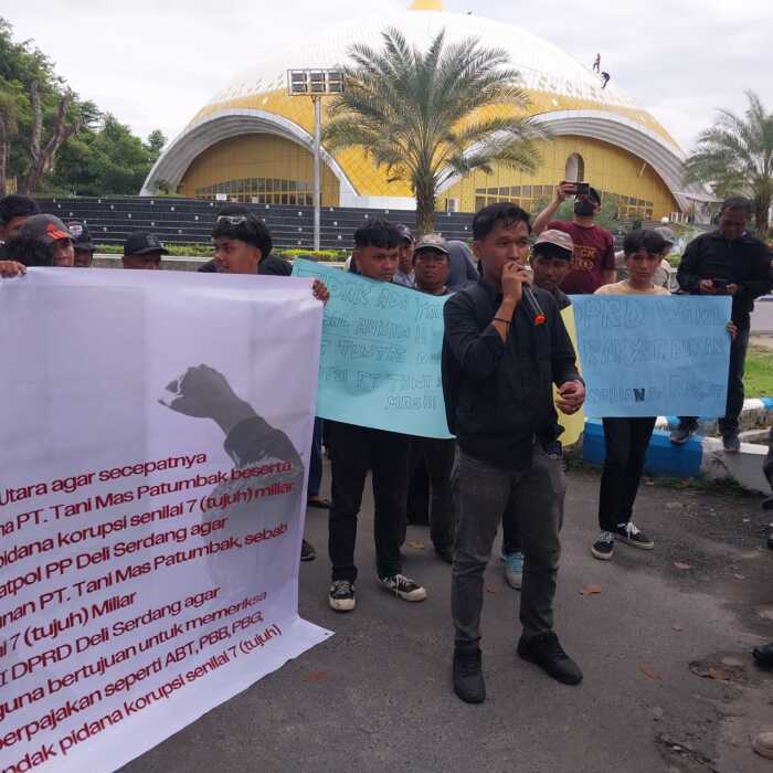 Demo di Kantor Bupati dan DPRD Deliserdang, Massa Minta PT TSI Ditutup