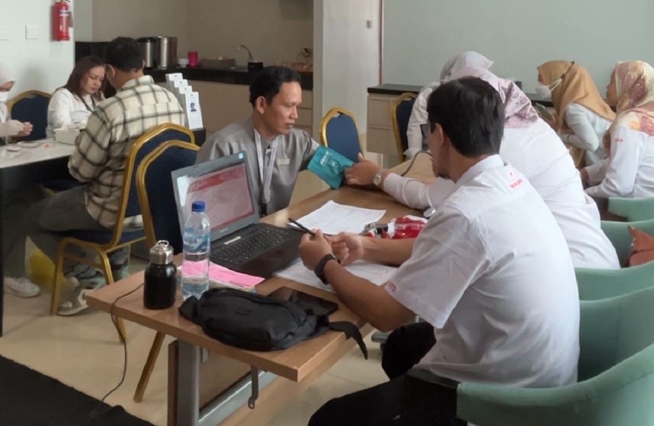 The Reiz Suites Bersama PMI dan RS Mitra Medika Premiere Gelar Donor Darah di Hari Pahlawan