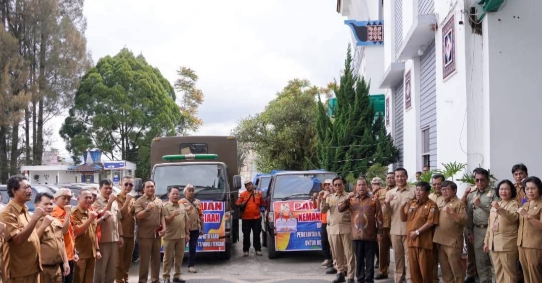Pemkab Karo Salurkan Bantuan ke Korban Banjir