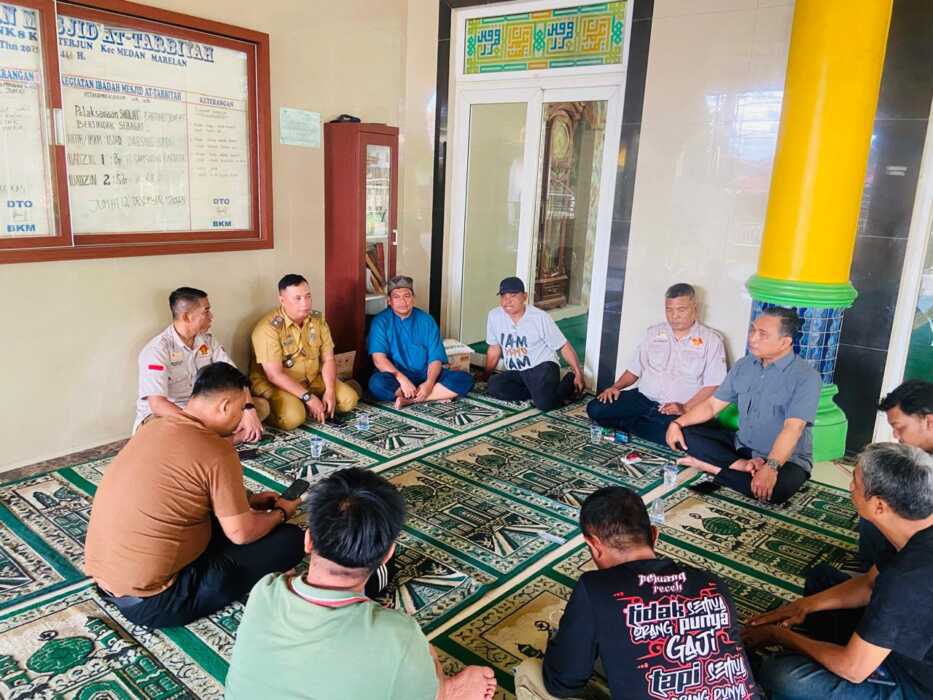 BANTU: MAI Kota Medan pengungsi korban banjir di Jalan Marelan 1, Pasar IV, Lk. VIII, Kelurahan Terjun, Kecamatan Medan Marelan.