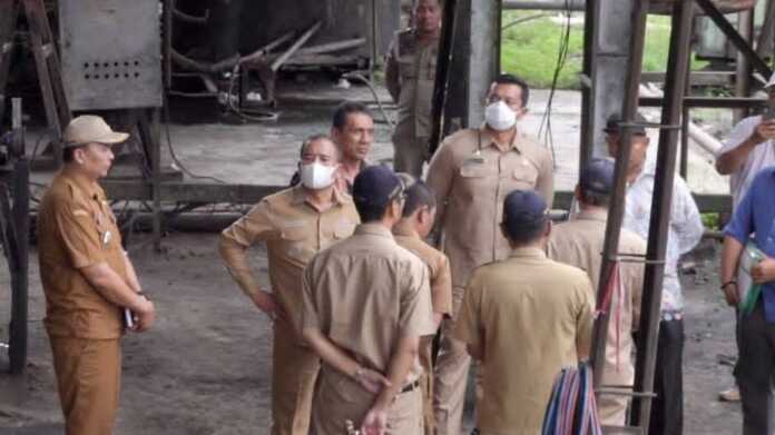 CEK IZIN: Bupati Karo turun untuk mengecek perizinan salah satu perusahaan di Kecamatan Lau Baleng.(ISTIMEWA)