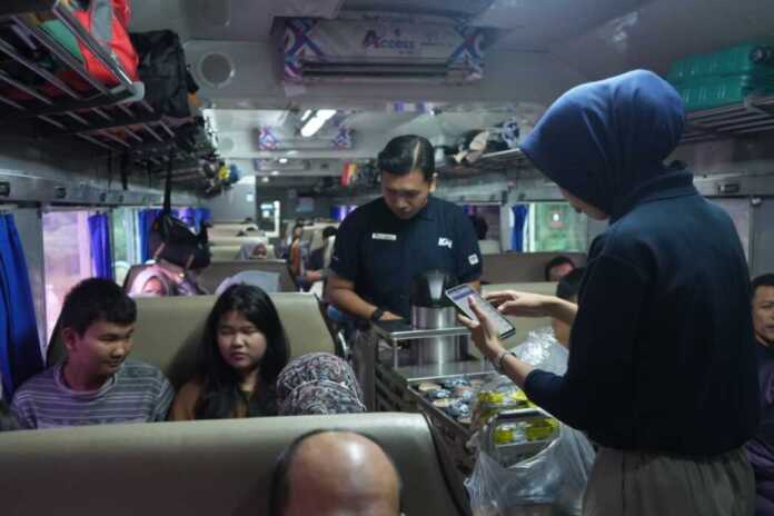 MELONJAK: PT Kereta Api Indonesia (Persero) Divre I Sumut mencatat lonjakan okupansi luar biasa hingga menyentuh angka 110 persen pada jadwal favorit KA Putri Deli selama masa angkutan Natal dan Tahun Baru 2025/2026.(ISTIMEWA)