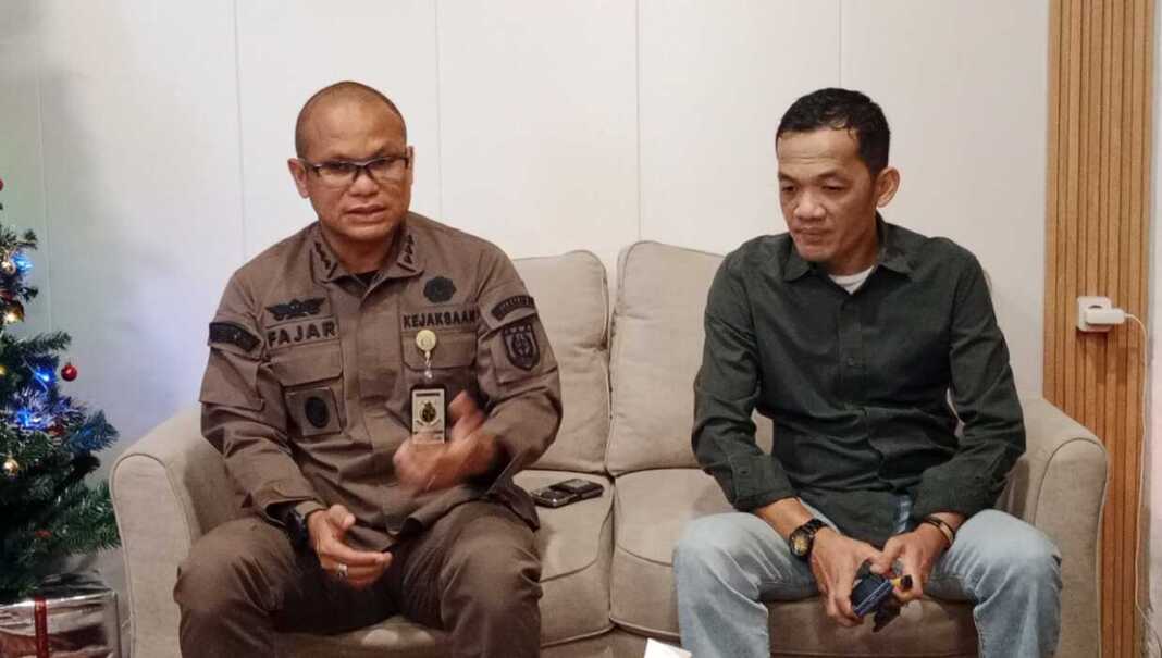 Kajari Medan, Fajar Syah Putra (kiri) mendapat promosi jabatan di Kejagung RI. (Ist)