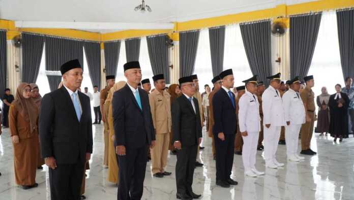 DILANTIK: Pejabat eselon 2 hasil lelang jabatan dan eselon 3 yang dilantik. (Dokumen Diskominfo Langkat)