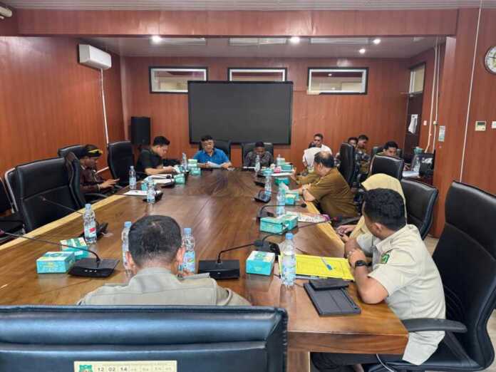 RDP: Komisi III DPRD Kota Medan saat RDP bersama Bapenda, DPMPTSP dan Satpol PP Kota Medan, Senin (8/12/2025).