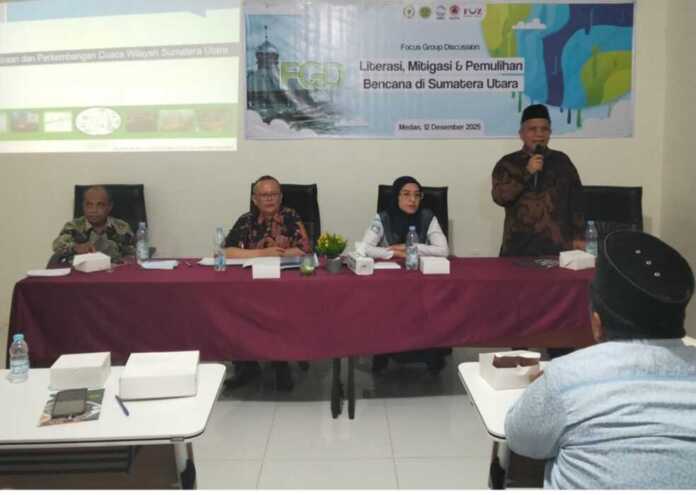 SAMBUTAN: Muhammad Nuh saat membuka Focus Group Discusion (FGD) yang digelar DPD RI Sumatera Utara di Aula DPD RI Sumatera Utara, Jalan Gajah Mada Medan, Jumat (12/12).