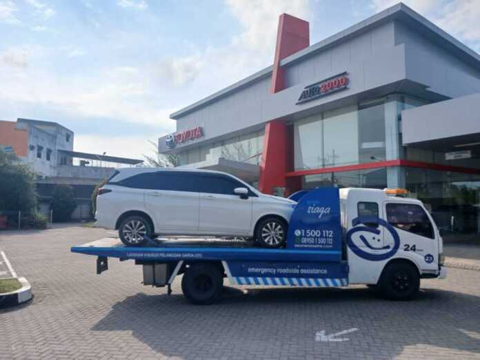 BAWA: Mobil Toyota yang dibawa ke salah satu outlet Auto2000. (istimewa)