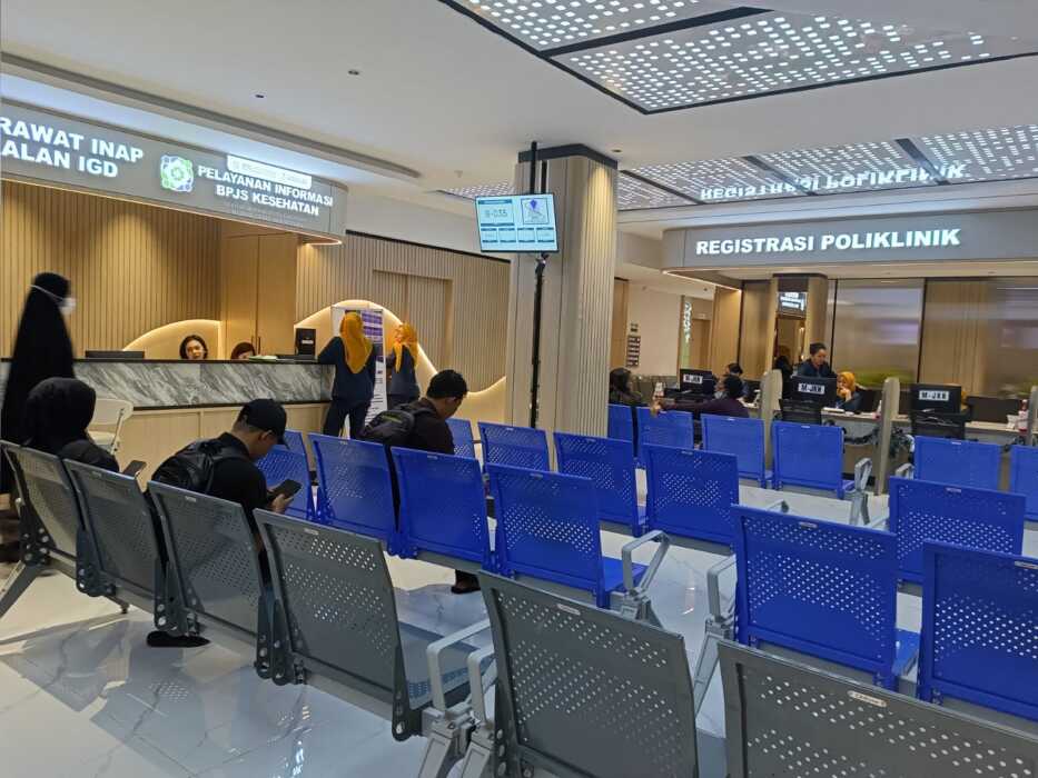 BERBENAH: RS Mitra Sejati berbenah dengan menghadirkan ruang tunggu pasien yang nyaman. Rumah sakit ini juga menyediakan layanan Stoke Corner.