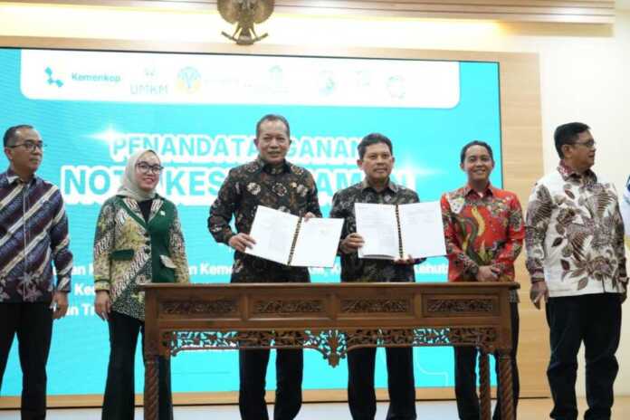 MOU: BPJS Kesehatan bersama Kementerian Koperasi Republik Indonesia resmi menandatangani Nota Kesepahaman tentang Penyelenggaraan Program Jaminan Kesehatan Nasional (JKN) di sektor koperasi.