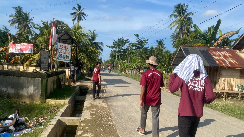 Laznas AQL Peduli Salurkan Bantuan ke Dusun Lubuk Sidup yang Tersisa 4 Rumah dan 1 Masjid