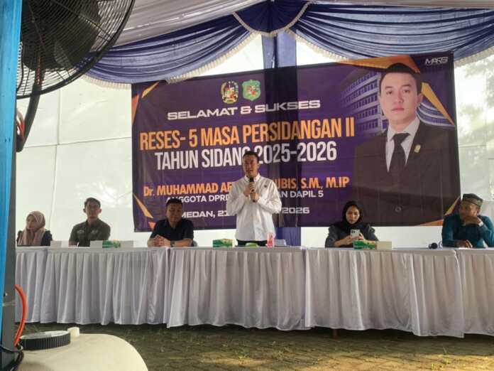 RESES: M. Afri Rizki Lubis, saat reses di Jalan Karya Kasih, Kelurahan Pangkalan Masyhur, Medan Johor, Sabtu (21/2/2026).