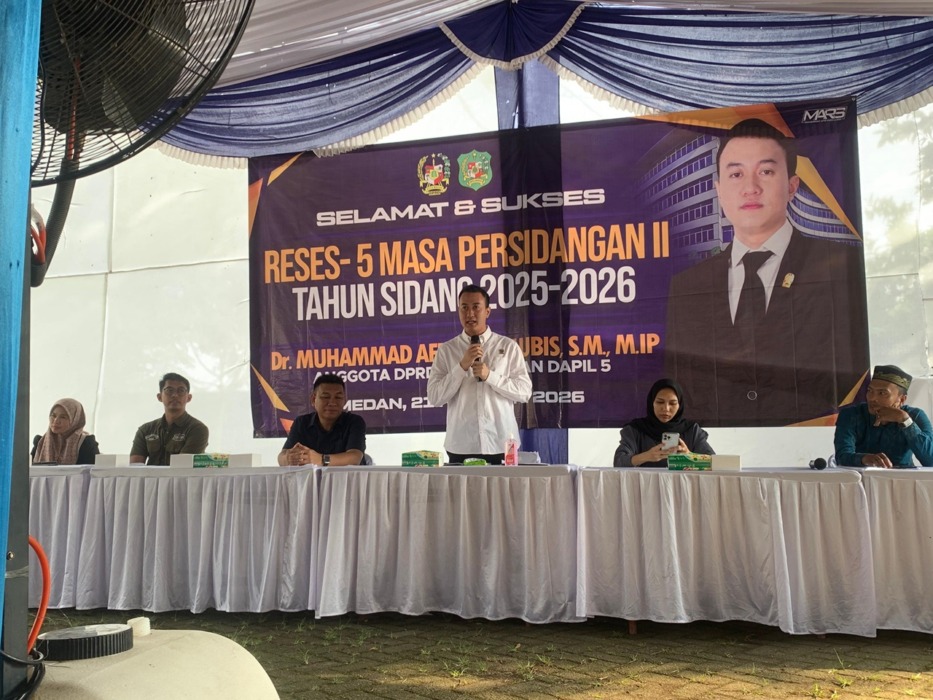 RESES: M. Afri Rizki Lubis, saat reses di Jalan Karya Kasih, Kelurahan Pangkalan Masyhur, Medan Johor, Sabtu (21/2/2026).