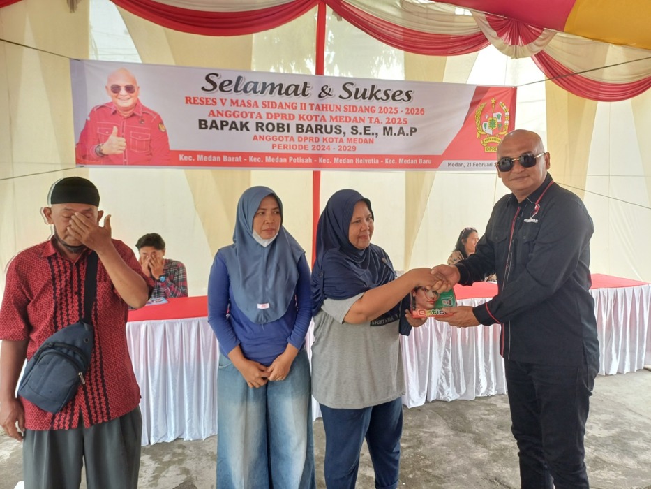 RESES: Robi Barus saat menggelar Reses di Jalan Gatot Subroto, Kel Sei Putih Timur II, Medan Petisah, Sabtu (21/2/2026).(Markus Pasaribu/Sumut Pos)
