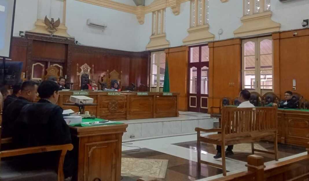 SIDANG: Mantan PPK Satker PJN Wilayah I Sumut, Heliyanto, menjalani sidang tuntutan di Pengadilan Tipikor Medan, Kamis (26/2/2026).