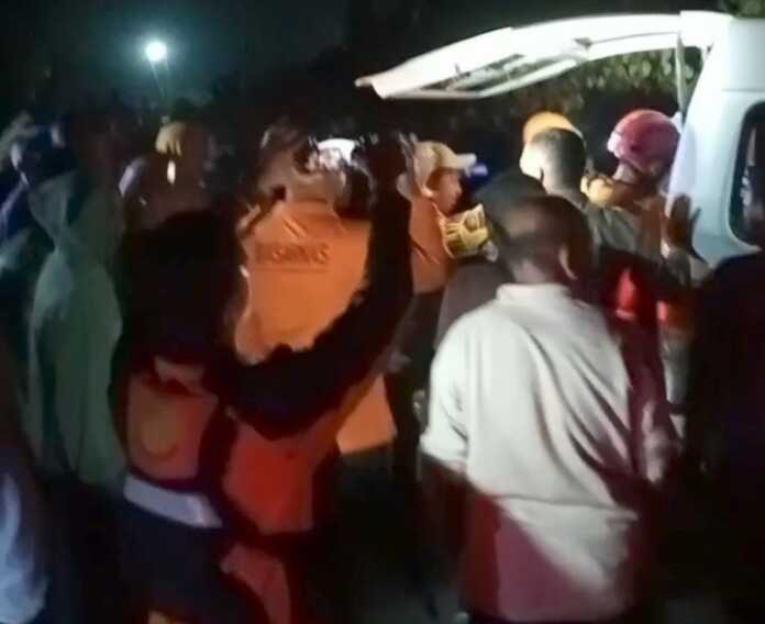 EVAKUASI: Jasad Feri Immanuel Sinaga (12) korban hanyut di sungai Lae Simbelin di Desa Bakal Gajah, Kecamatan Silima Pungga-Pungga, ditemukan meninggal, Rabu (11/3).(dok.Camat Silima Pungga-Pungga/SUMUT POS).