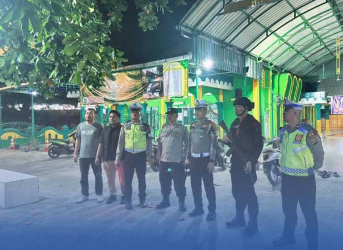 PATROLI: Personel Satbrimob Polda Sumut bersama Polres Tebingtinggi saat patroli di sejumlah titik di Kota Tebingtinggi. Istimewa/Sumut Pos