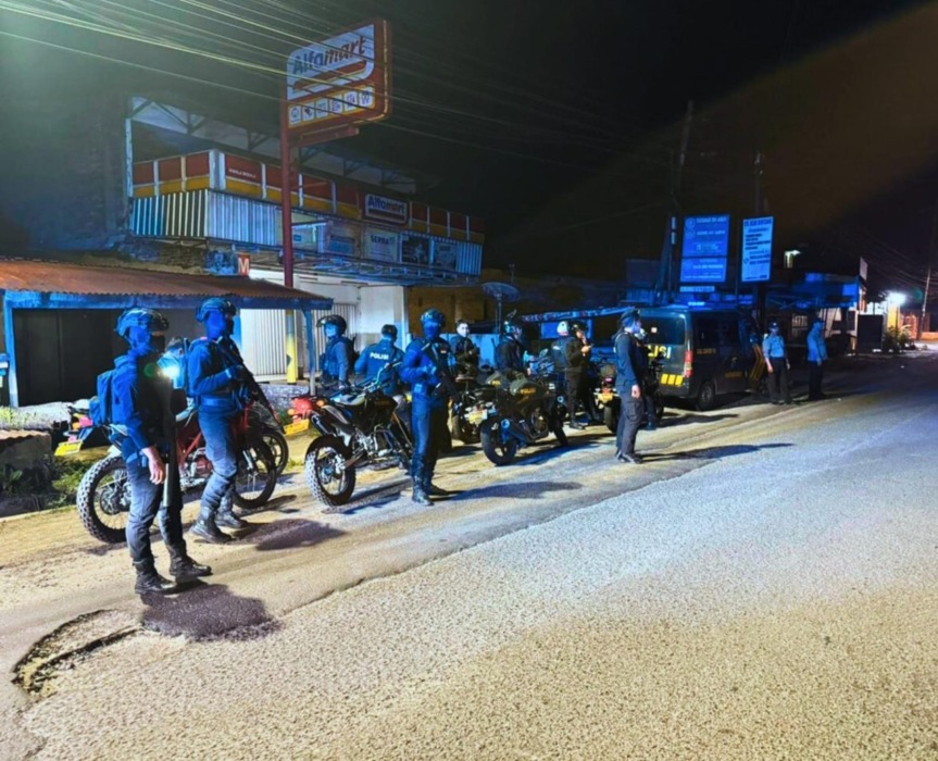 PATROLI: Satbrimob Polda Sumut saat melaksanakan patroli skala besar dalam rangka KRYD. Istimewa/Sumut Pos