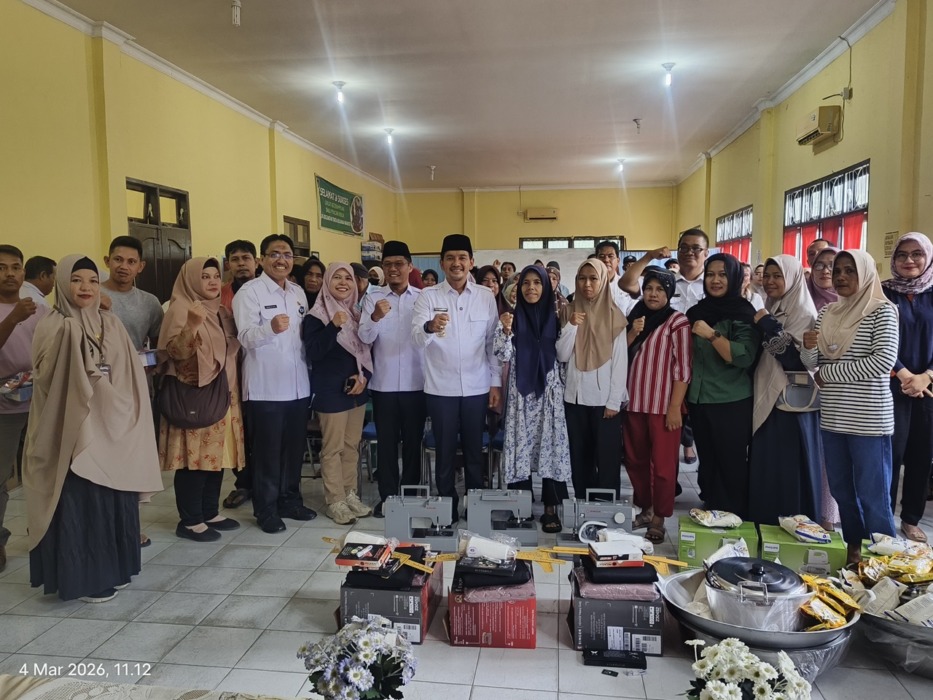 Hadiri Penyerahan UEP 2025, Pemko Tebingtinggi Perkuat Usaha Produktif Warga
