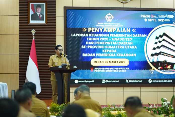 SAMBUTAN: Wali Kota Medan Rico Tri Putra Bayu Wass memberikan kata sambutan mewakili seluruh wali kota dan bupati se-Sumut.