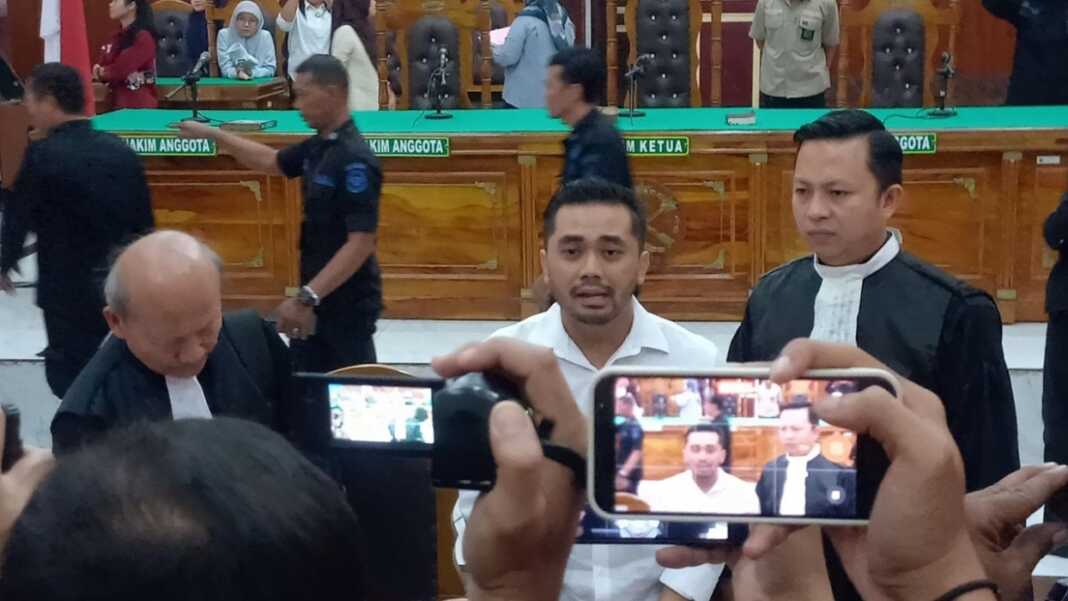 BEBAS: Vonis bebas Amsal Sitepu saat digelar di PN Medan, beberapa waktu lalu.