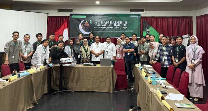 Puji Kinerja Ijeck LATIHAN: Peserta Latihan Kadern(LK) II Tingkat Nasional, Badko Himpunan Mahasiswa Sumatera Utara memuji kinerja dari Anggota DPR RI Musa Rajekshah. Kegiatan LK ini diselenggarakan di Hotel Antares, Jalan Sisingamangaraja, Kota Medan, Senin (13/4/2026).