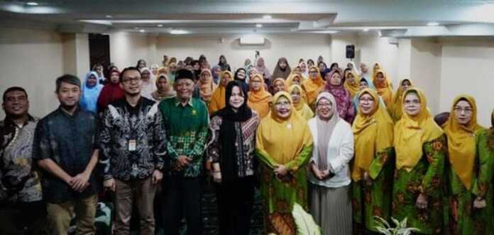 EKONOMI KREATIF: Program pemberdayaan ekonomi kreatif Aisyiyah Sumut di Hotel Madani Medan, Rabu (15/4). (Istimewa/Sumut Pos)