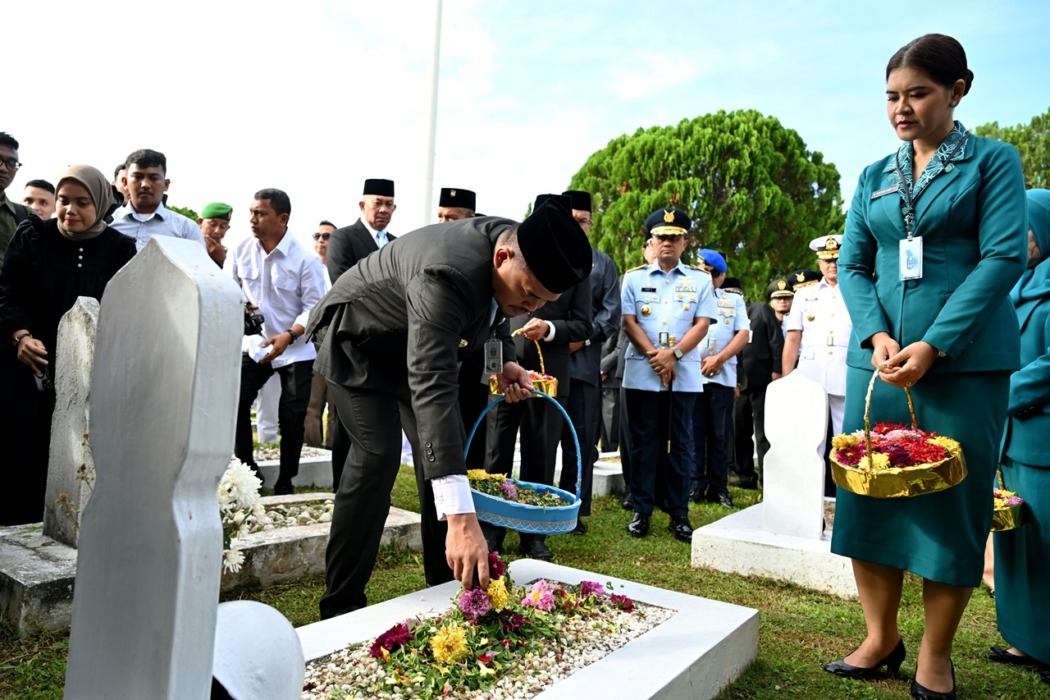 Ziarah Penuh Makna HUT ke-78 Sumut, Bobby Nasution Ajak Teladani Jasa Pahlawan