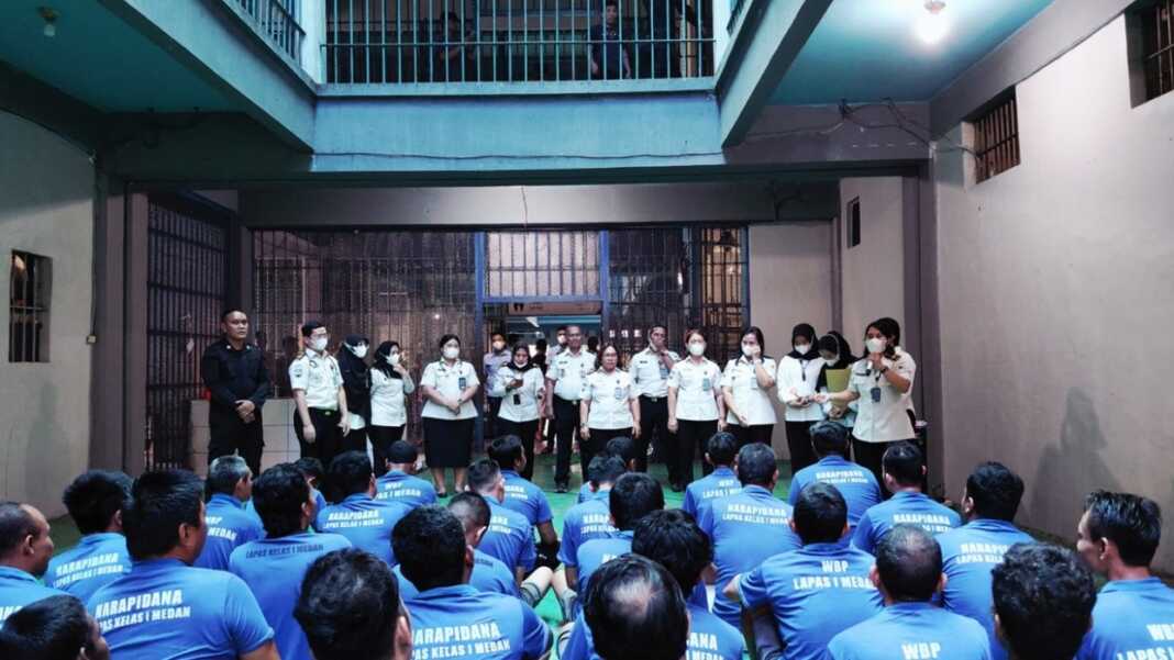 EDUKASI: Lapas Medan melakukan edukasi kepada warga binaan terkait menangkal skabies.