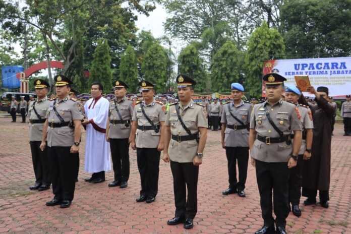 Sertijab PJU SERTIJAB: Pejabat utama Polres Langkat yang dilakukan sertijab di markas komando. (Istimewa/Sumut Pos)