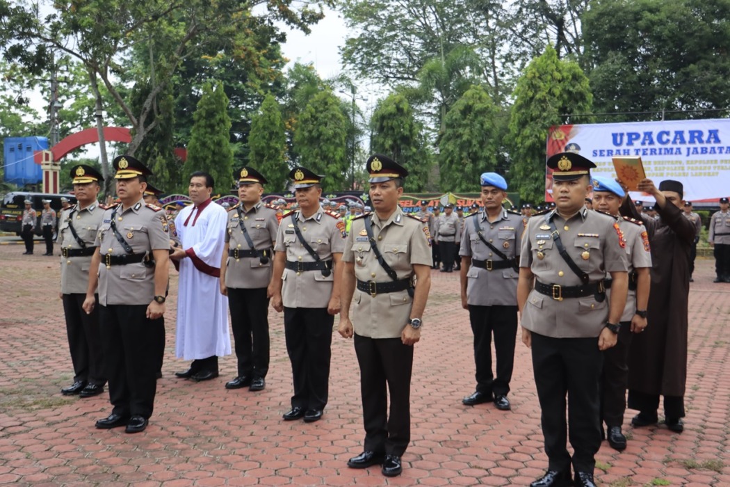 SERTIJAB: Pejabat utama Polres Langkat yang dilakukan sertijab di markas komando. (Istimewa/Sumut Pos)