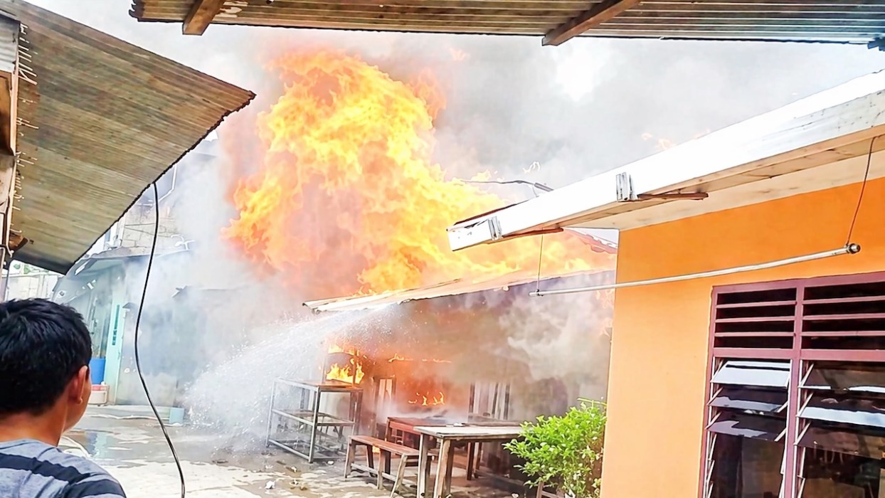 Si Jago Merah Ngamuk di Starban, Empat Rumah Ludes Terbakar