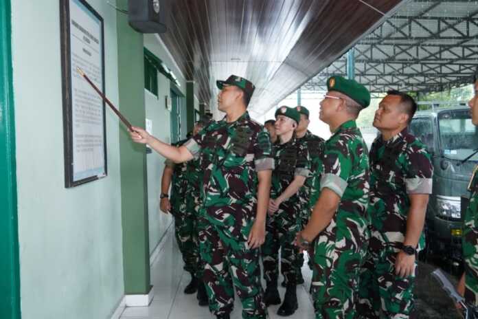 KUNJUNGAN: Pangdam I/BB, Mayjend TNI Hendy Antariksa saat mengunjungi Kudam dan Kesdam 1/BB, di Jalan Gaperta, Helvetia, Kota Medan. (Istimewa/Sumut Pos) KUNJUNGAN: Pangdam I/BB, Mayjend TNI Hendy Antariksa saat mengunjungi Kudam dan Kesdam 1/BB, di Jalan Gaperta, Helvetia, Kota Medan. (Istimewa/Sumut Pos)