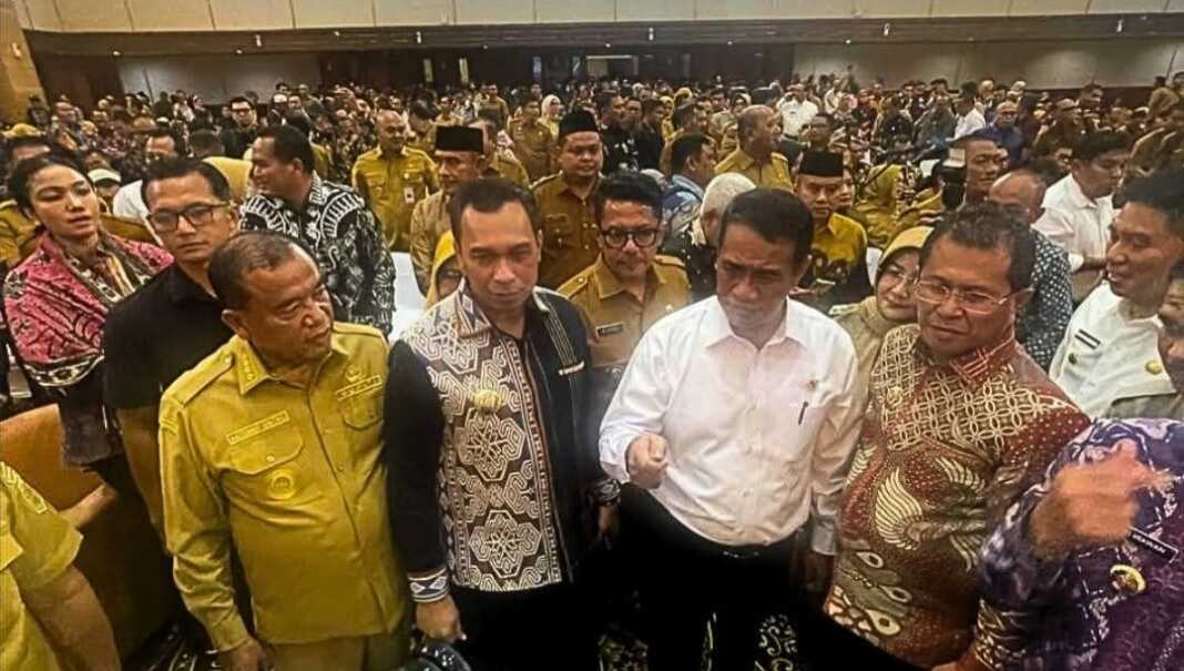 RAKOR: Bupati Karo mengikuti Rakor dengan Kementan.