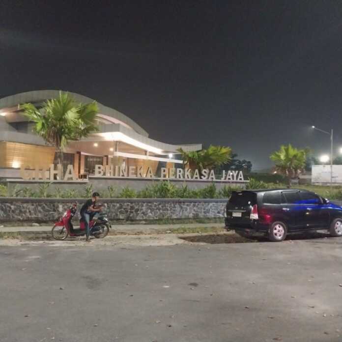 DIPUTUS PLN: Gedung Graha Bhineka Perkasa Jaya milik Pemkab Deliserdang aliran listriknya sempat diputus.