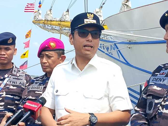 WAWANCARA: Wali Kota Medan Rico Tri Putra Bayu Waas, saat diwawancarai.