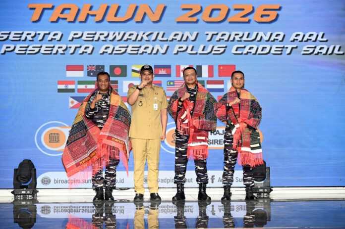 FOTO BERSAMA: Gubsu Bobby Nasution, foto bersama Perwakilan Satuan Tugas Kartika Jala Krida 2026, di Aula Raja Inal Siregar, Kantor Gubernur Sumut Jalan Diponegoro, Senin (6/4/2026).