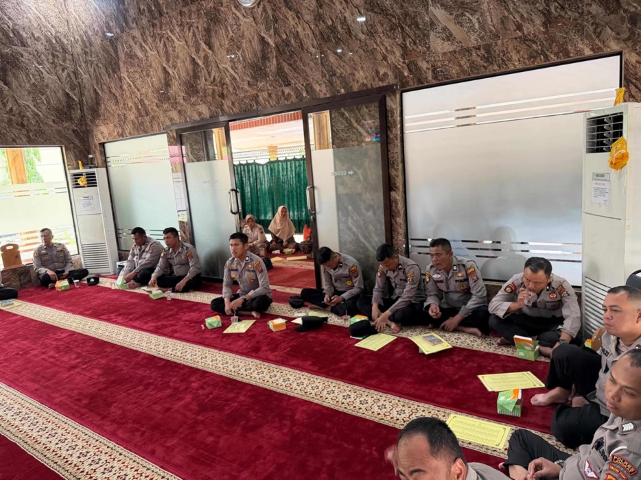 BINROHTAL: Polres Langkat menggelar kegiatan Pembinaan Rohani dan Mental (Binrohtal), Kamis (9/4/2026).