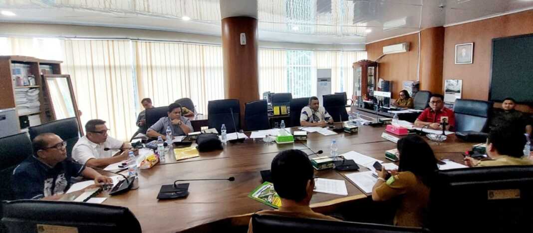 RDP: Suasana Rapat Dengar Pendapat (RDP) Komisi IV DPRD Kota Medan bersama Kepala Dinas Perumahan Kawasan Permukiman Cipta Karya dan Tata Ruang (PKPCKTR) Kota Medan.