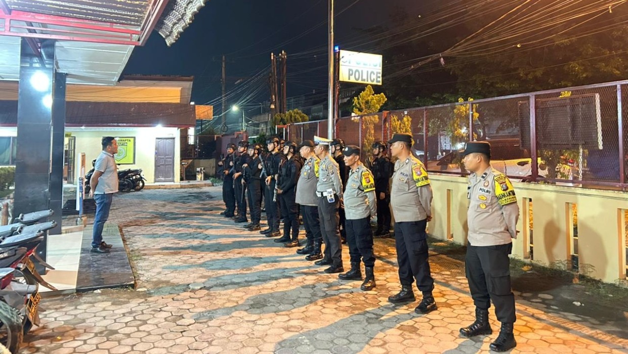 Brimob Poldasu Sisir Belawan, Sajam hingga Miras Diamankan