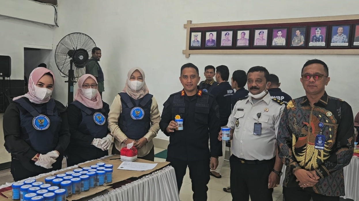 Lapas Binjai Ikrar Bersih Halinar, Petugas dan Warga Binaan Jalani Tes Urine