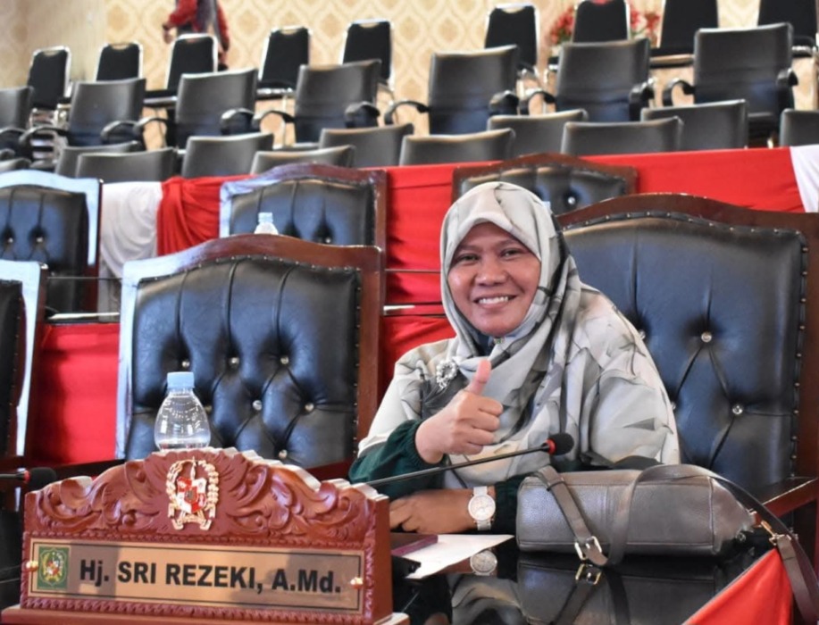 Hj. Sri Rezeki Amd.
