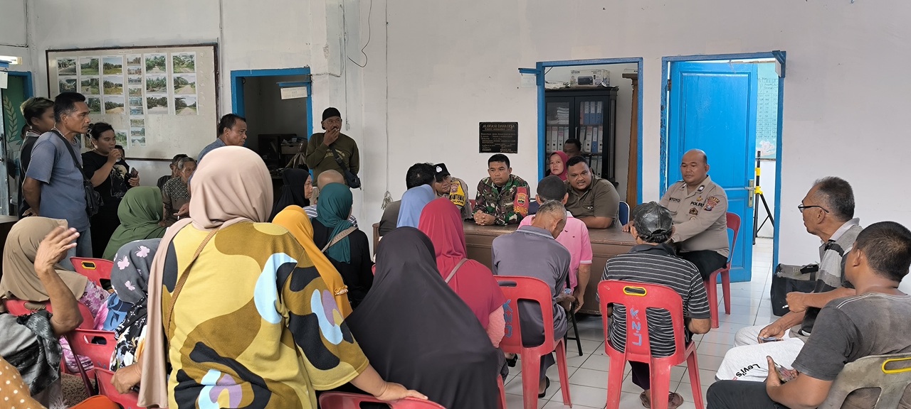 Jalan Kampung Diduga Diserobot, Masyarakat Geruduk Kantor Desa