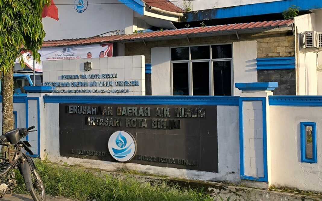 Kantor PDAM Tirtasari di Jalan Mongonsidi, Binjai.(Teddy Akbari/Sumut Pos)