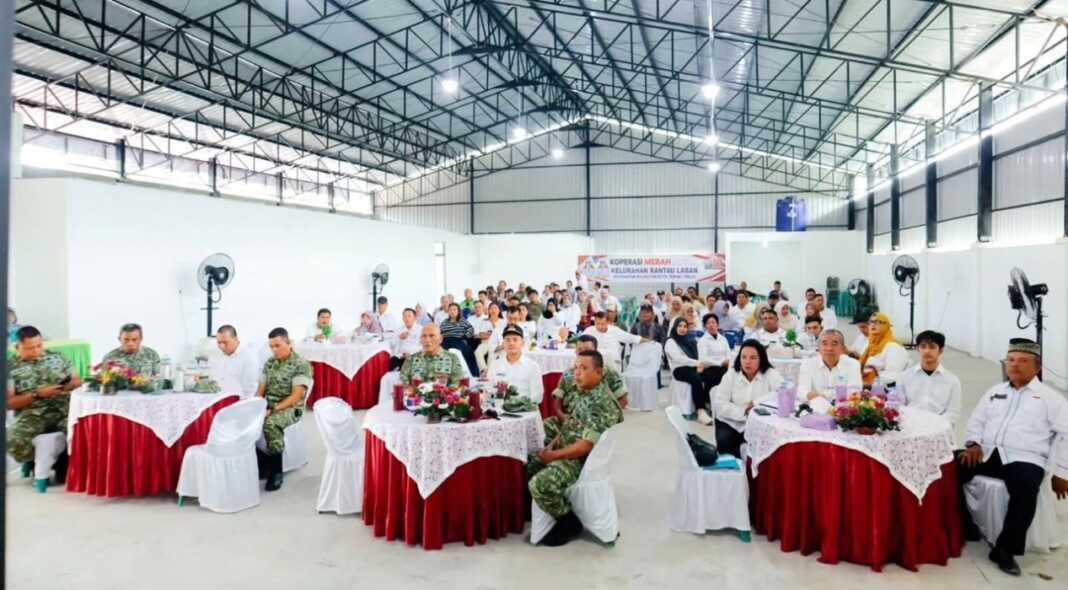 PERESMIAN: Peserta dan tamu undangan mengikuti peresmian operasional Koperasi Kelurahan Merah Putih Rantau Laban secara virtual melalui Zoom Meeting di Terminal Bandar Kajum, Kota Tebingtinggi, Sabtu (16/5/2026), Azan purba / sumutpos.