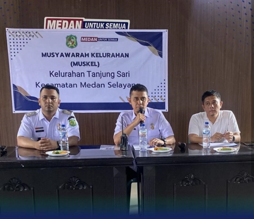 MUSKEL:  Lurah Tanjung Sari, Ihsan Nugraha, saat gelar Muskel di Aula Kantor Kelurahan Tanjung Sari, Jalan Pasar I Tanjung Sari.