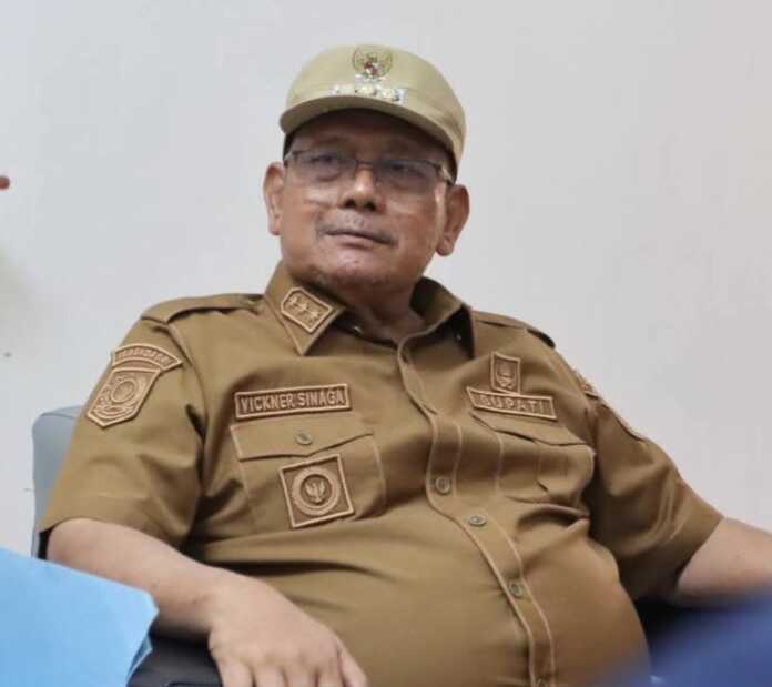 Bupati Dairi, Ir Vickner Sinaga. (RUDY SITANGGANG/SUMUT POS).