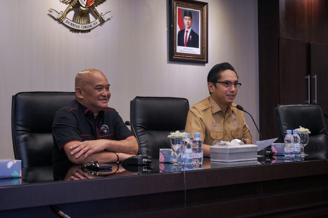 AUDIENSI: Wali Kota Medan Rico Tri Putra Bayu Waas saat menerima audiensi Pansus Penertiban Aset Daerah Kota Medan di Balai Kota Medan, Senin (18/5/2026).