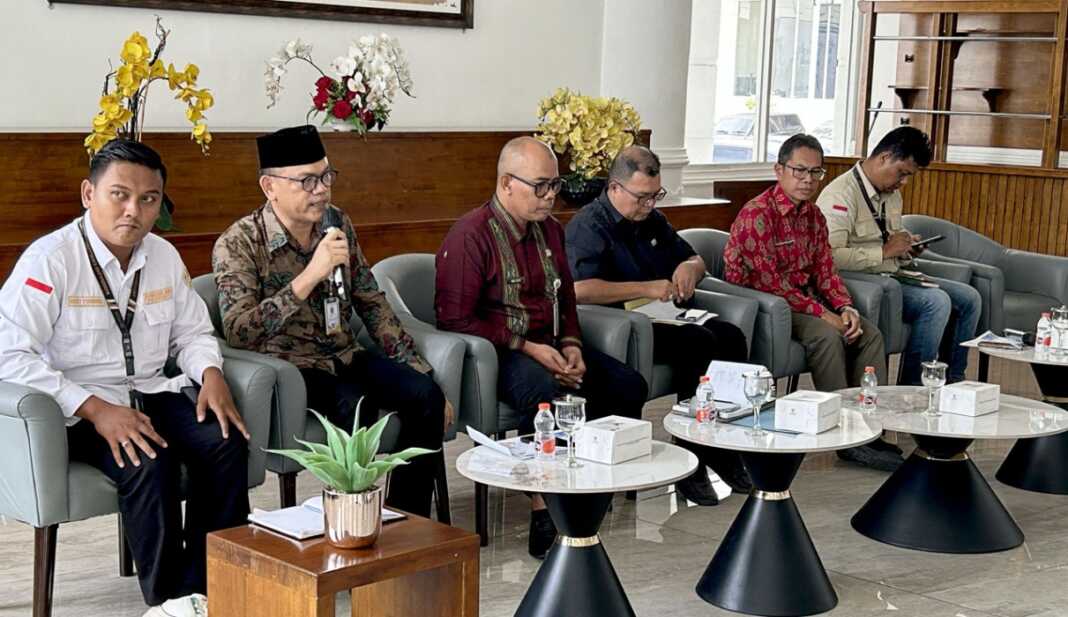 KONFERENSI PERS: Pemerintah Provinsi Sumatera Utara (Sumut) melalui Dinas Perumahan dan Kawasan Permukiman Provinsi Sumut melakukan Konferensi Pers di Lobby Dekranasda Lantai 1 Kantor Gubernur Sumut Jalan Diponengoro Kota Medan, Kamis (21/5/2026). Kegiatan ini difasilitasi oleh Dinas Komunikasi dan Informatika Provinsi Sumut. (Dok : Diskominfo Provsu)