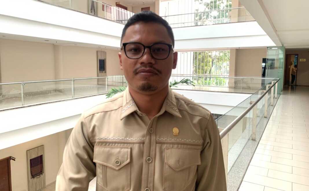 Lambok Andreas Simamora.