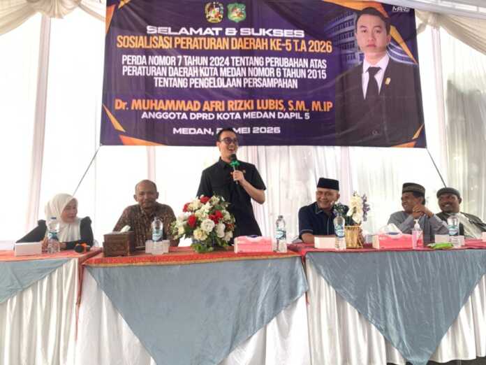 PERDA: M. Afri Rizki Lubis saat sosialisasi Perda tentang Pengelolaan Persampahan di Kelurahan Mangga, Minggu (24/5/2026). PERDA: M. Afri Rizki Lubis saat sosialisasi Perda tentang Pengelolaan Persampahan di Kelurahan Mangga, Minggu (24/5/2026).